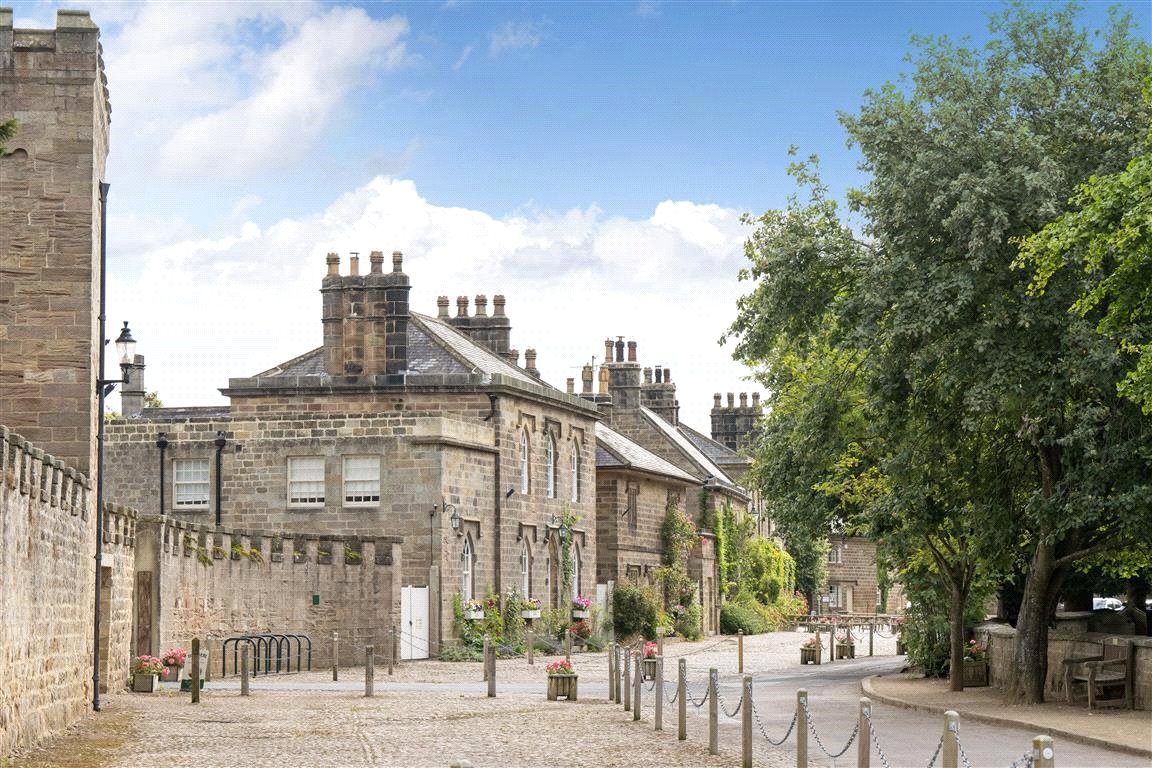166 acres House, Ripley Castle, Ripley HG3 - Available