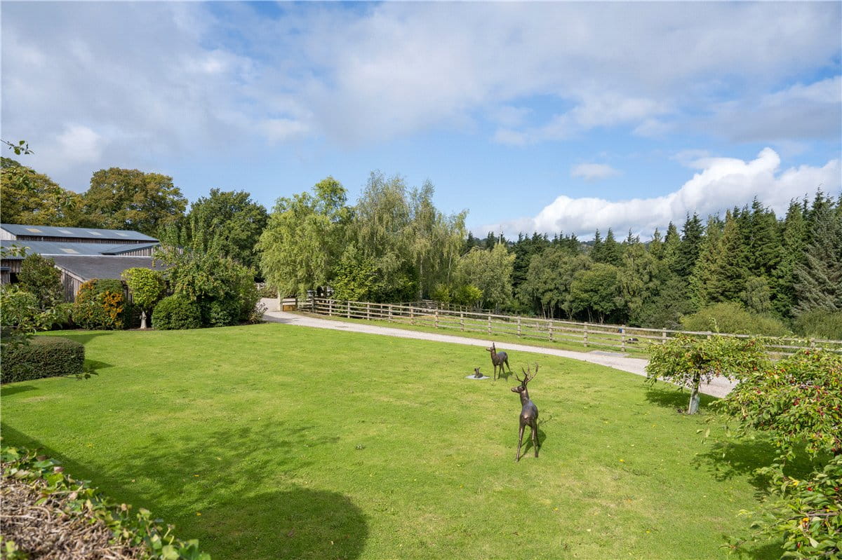 5 bedroom house, Felliscliffe, Near Harrogate HG3 - Available