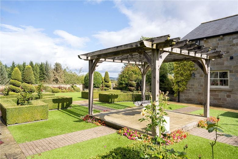 5 bedroom house, Felliscliffe, Near Harrogate HG3 - Available