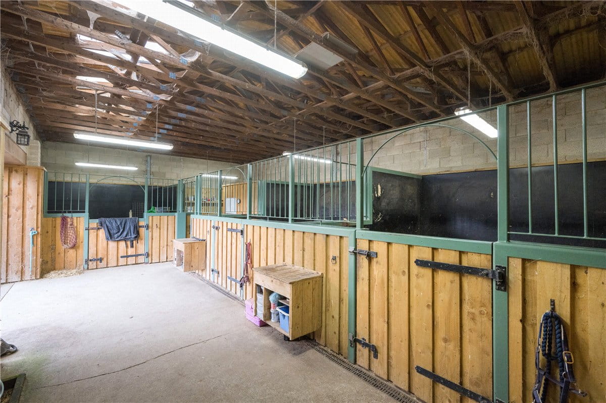 5 bedroom house, Felliscliffe, Near Harrogate HG3 - Available