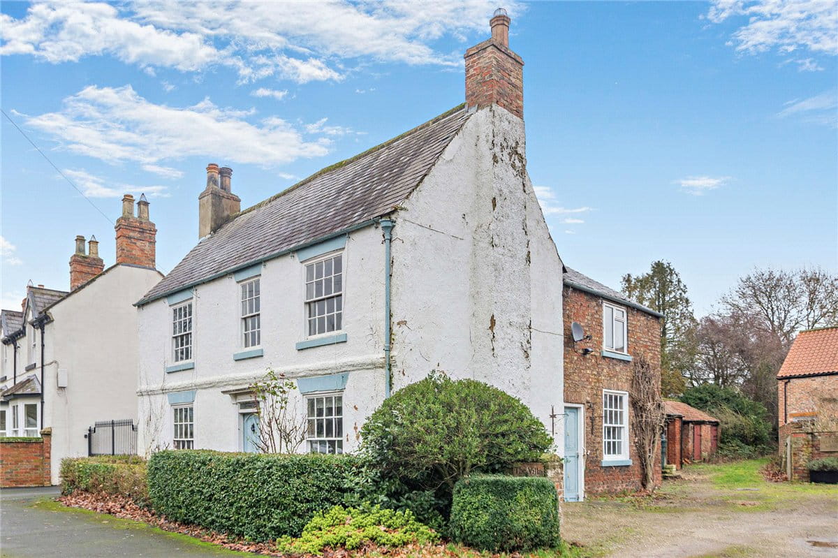 4 bedroom house, The Green, Kirklington DL8 - Available