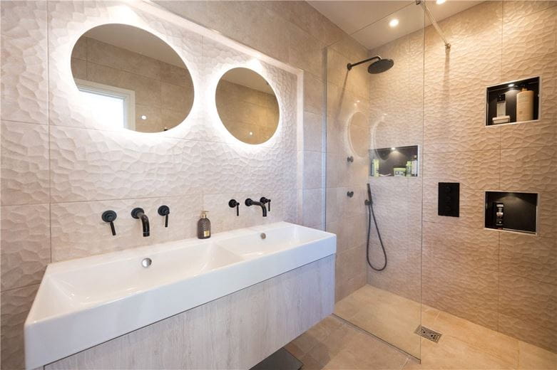 4 bedroom house, Rossett Green Lane, Harrogate HG2 - Available