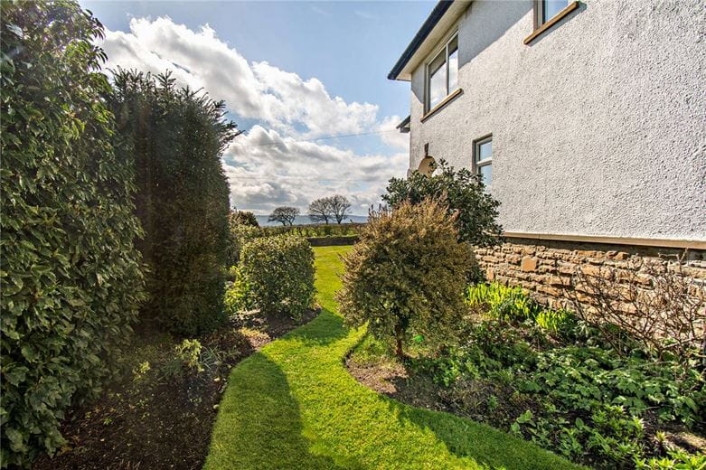 4 bedroom house, Merrybank Lane, Huby LS17 - Available