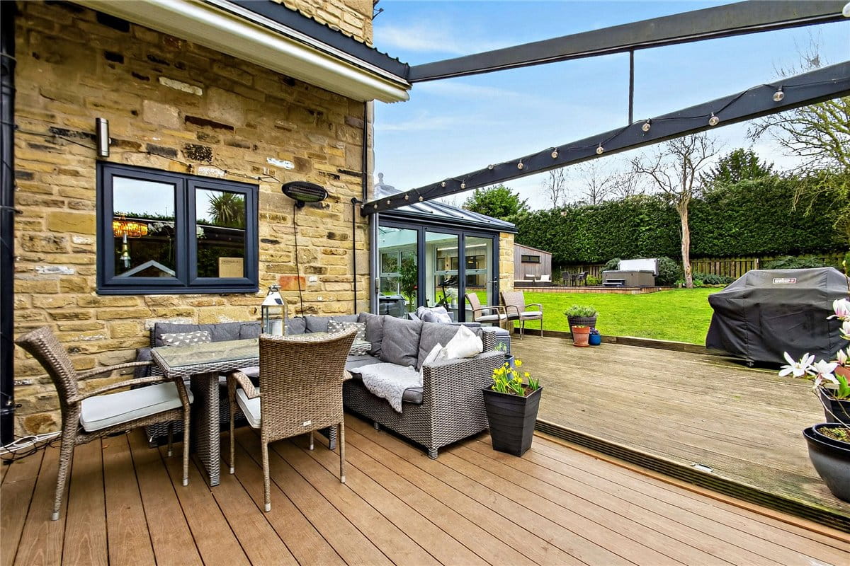 5 bedroom house, Maple Gardens, Bardsey LS17 - Available