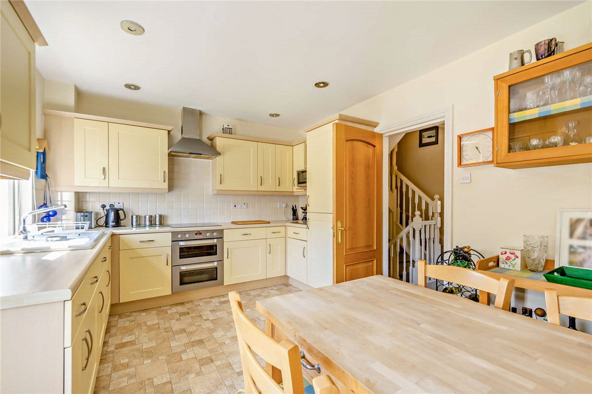 4 bedroom house, Queens Gate, Harrogate HG1 - Available