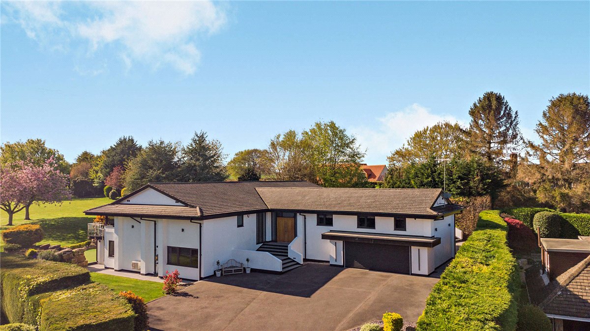 5 bedroom house, Trip Garth, Linton LS22 - Available