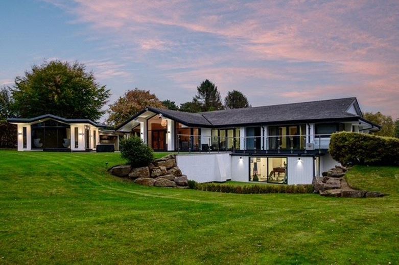 5 bedroom house, Trip Garth, Linton LS22 - Available
