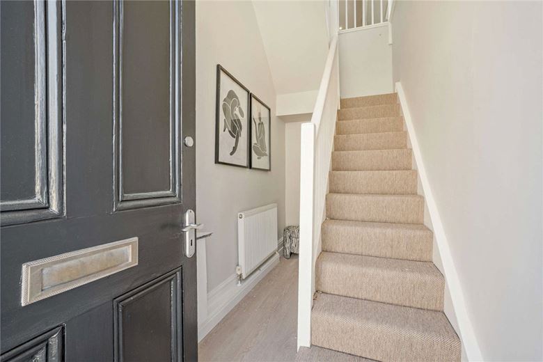3 bedroom flat, The Oval, Harrogate HG2 - Available