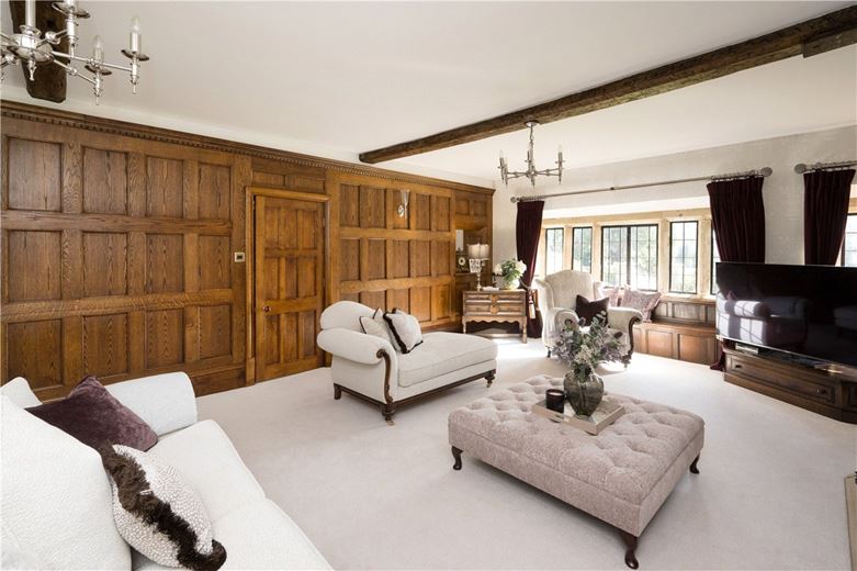 4 bedroom house, Manor House, Keeper Lane BD4 - Available