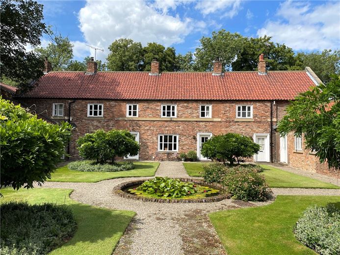 3 bedroom cottage, Priory Estate, Nun Monkton YO26