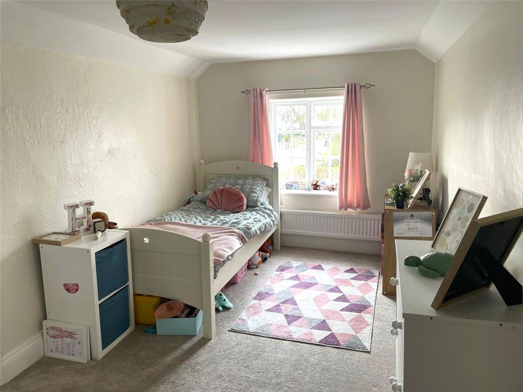 3 bedroom house, Main Street, Ledston WF10