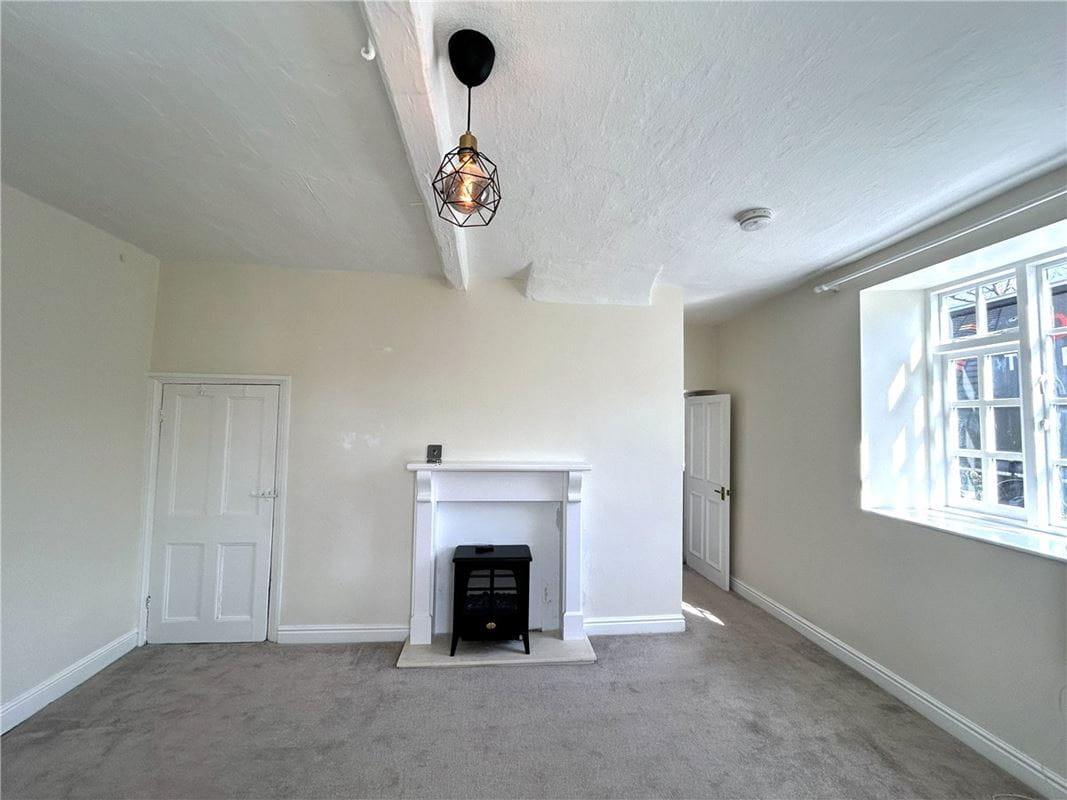 3 bedroom house, Main Street, Ledston WF10