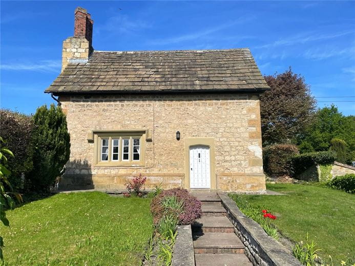 3 bedroom house, Rose Cottage, Claypit Lane LS25