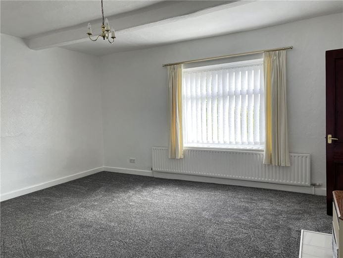 2 bedroom cottage, Kirkgate, Hanging Heaton WF17