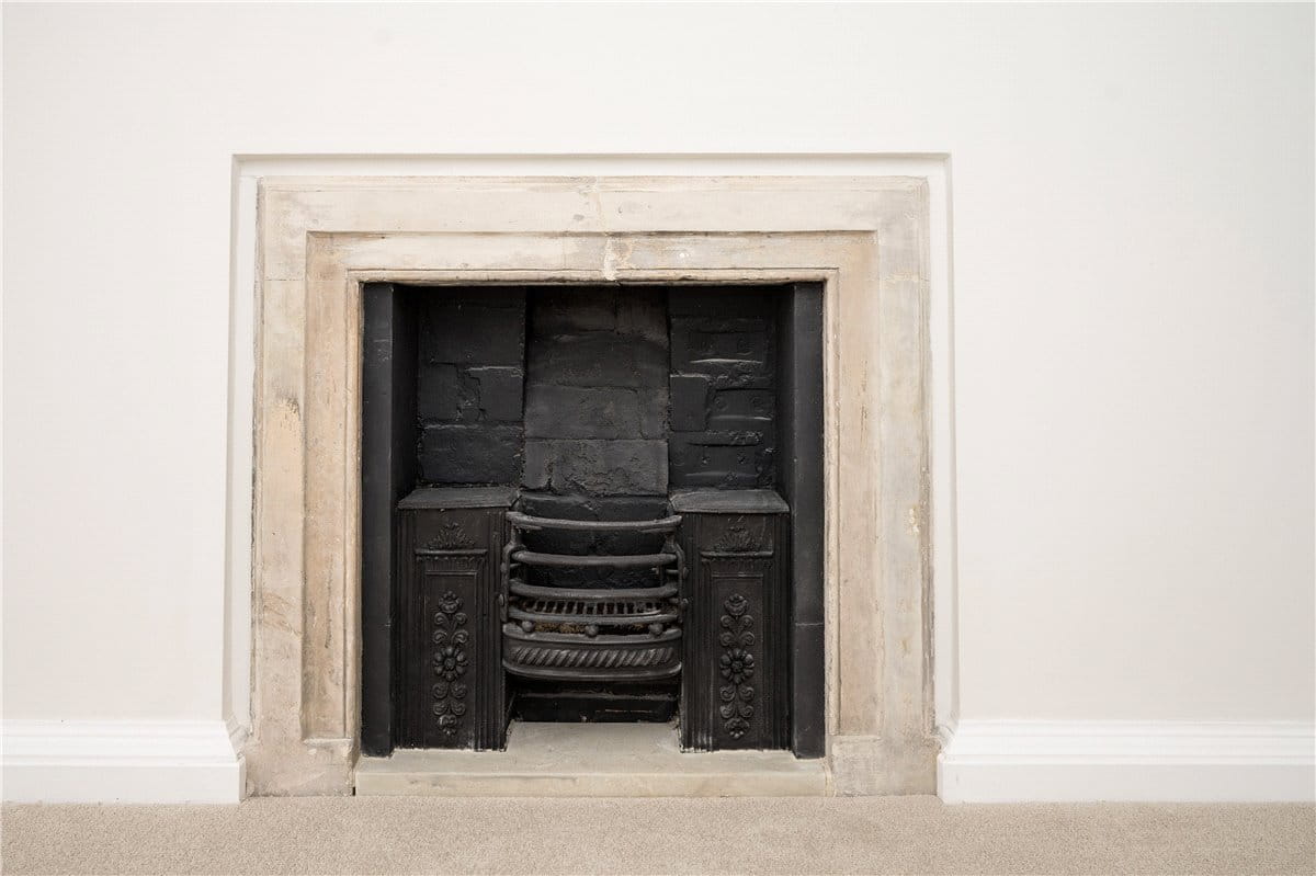 2 bedroom flat, Shrewsbury, Ledston Hall, Back Newton Lane WF10