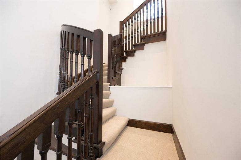 2 bedroom flat, Shrewsbury, Ledston Hall, Back Newton Lane WF10