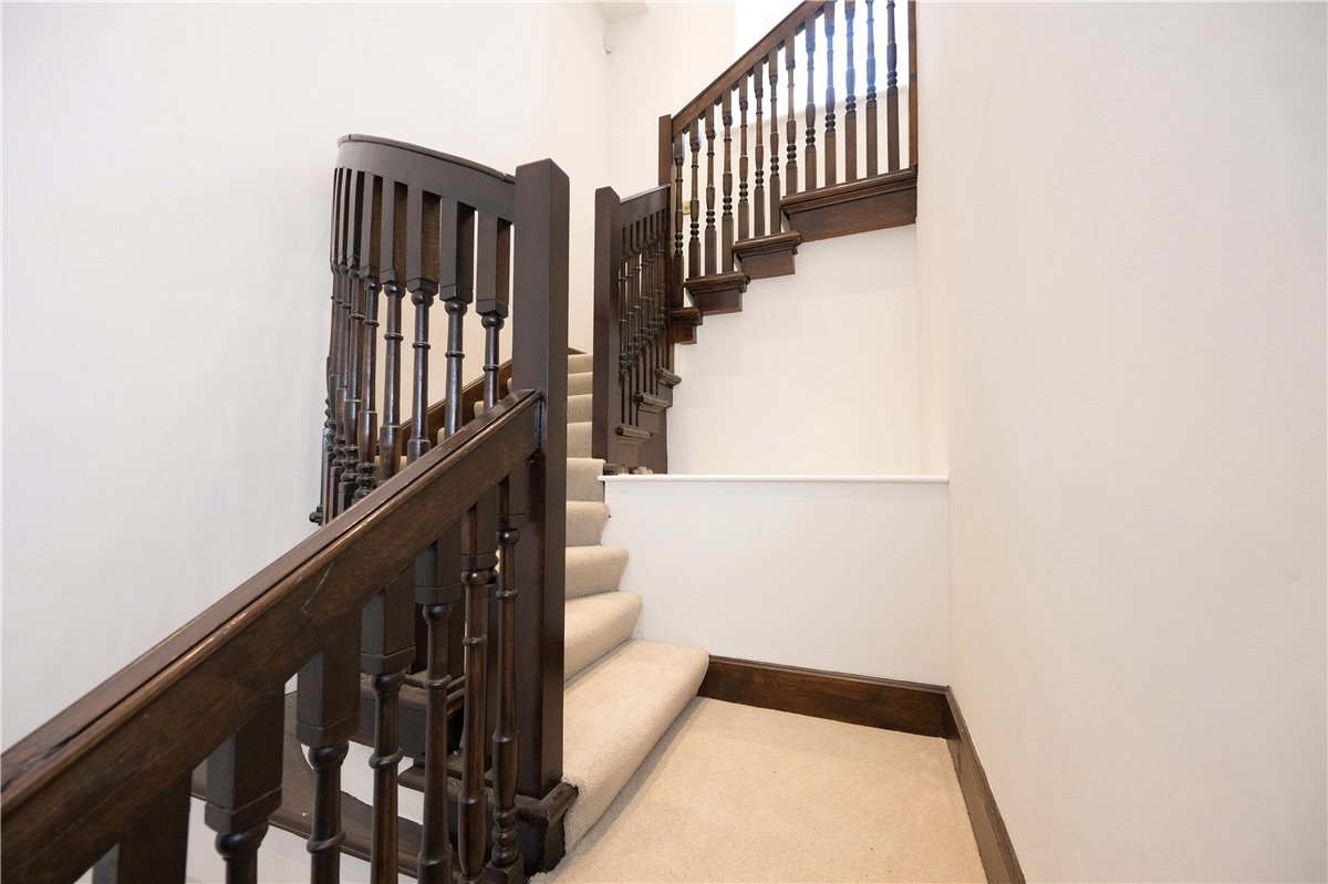 2 bedroom flat, Shrewsbury, Ledston Hall, Back Newton Lane WF10