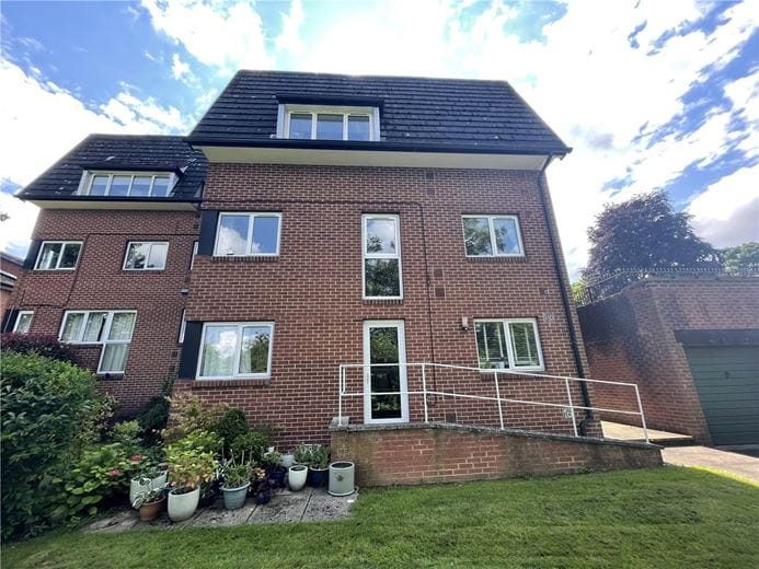 2 bedroom flat, The Knoll, Palace Road HG4