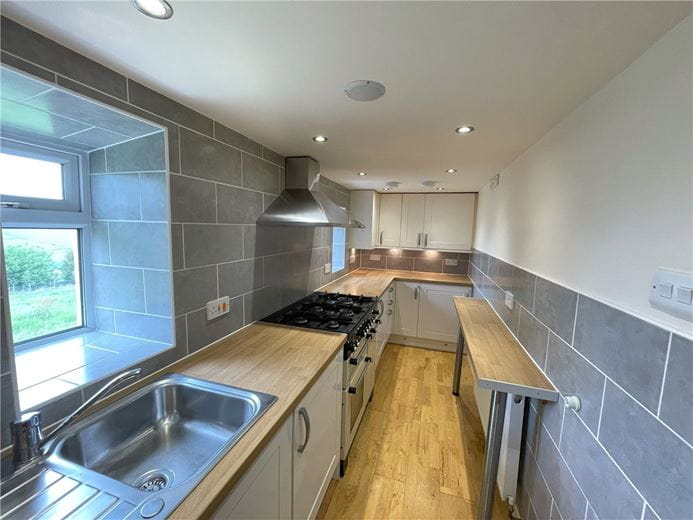2 bedroom cottage, Slaithwaite, Huddersfield HD7 - Available