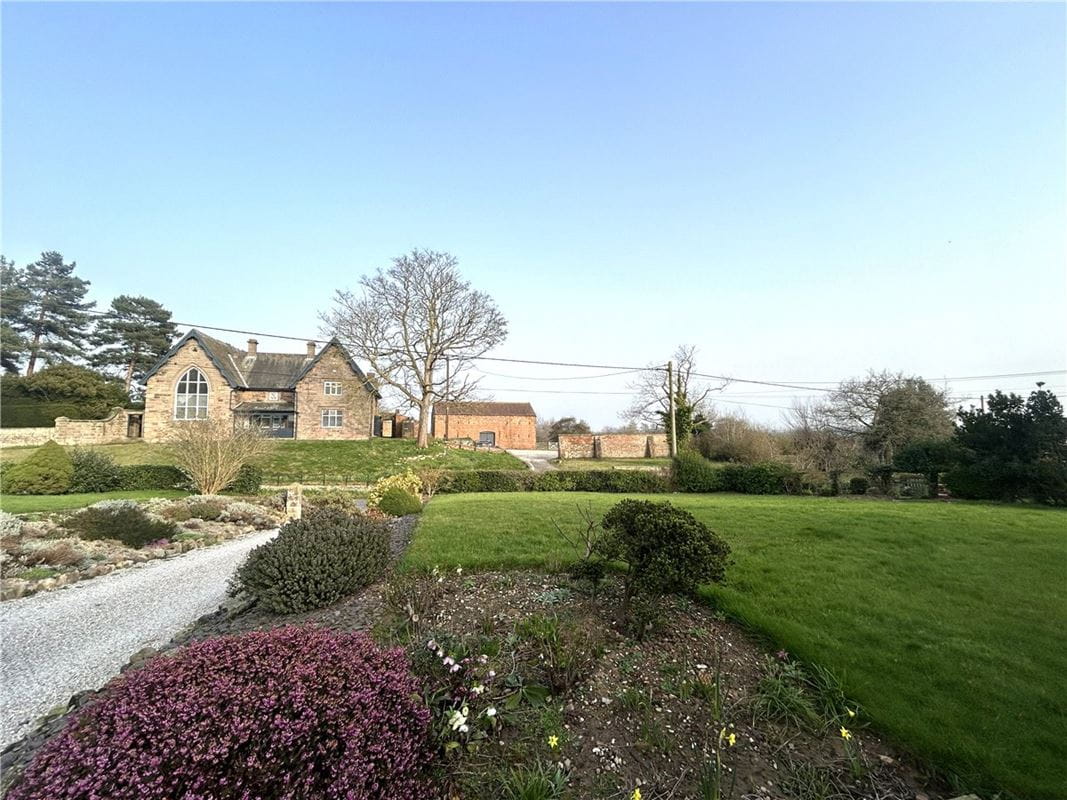 2 bedroom bungalow, Hunsingore, Wetherby LS22 - Available