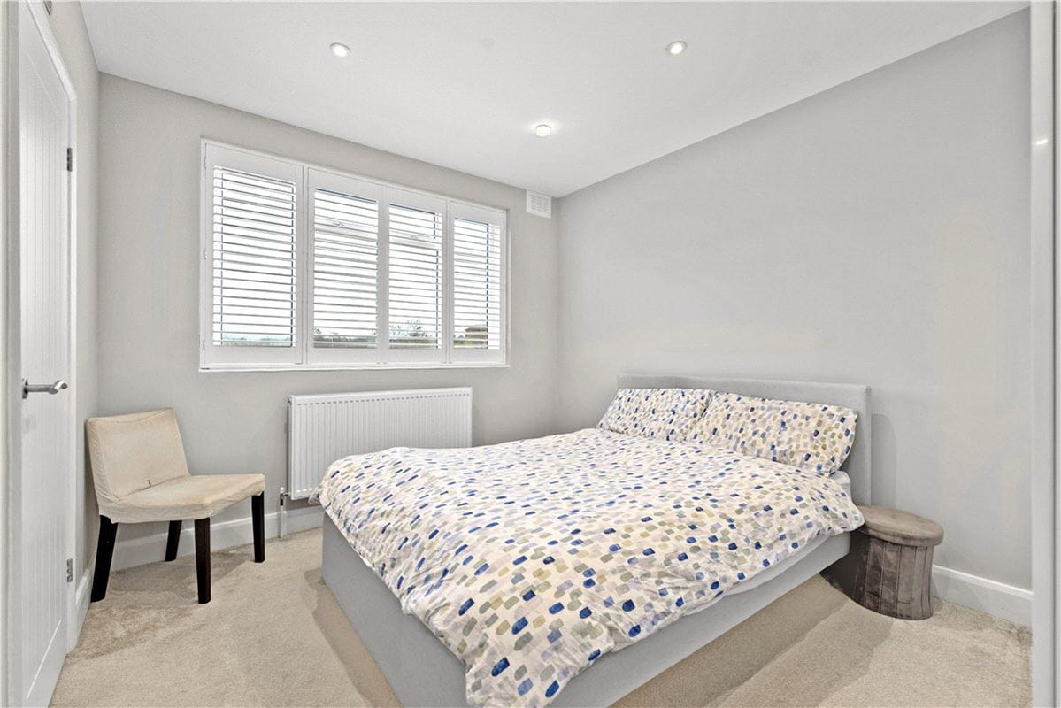1 bedroom flat, Brewster Gardens, London W10 - Available