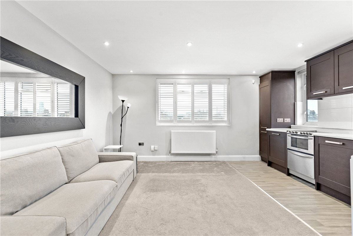 1 bedroom flat, Brewster Gardens, London W10 - Available