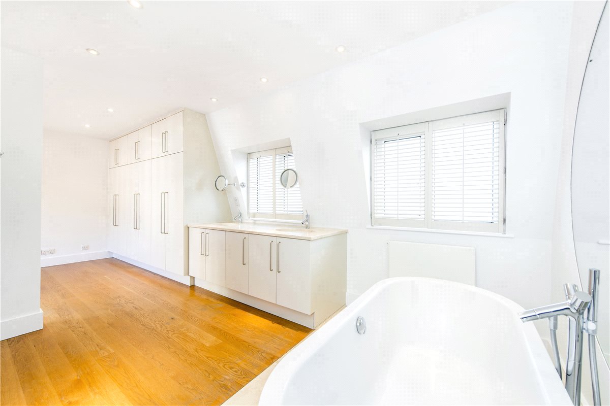2 bedroom house, Thurloe Close, South Kensington SW7 - Available