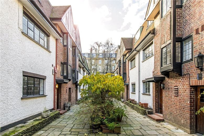 2 bedroom house, Thurloe Close, South Kensington SW7 - Available