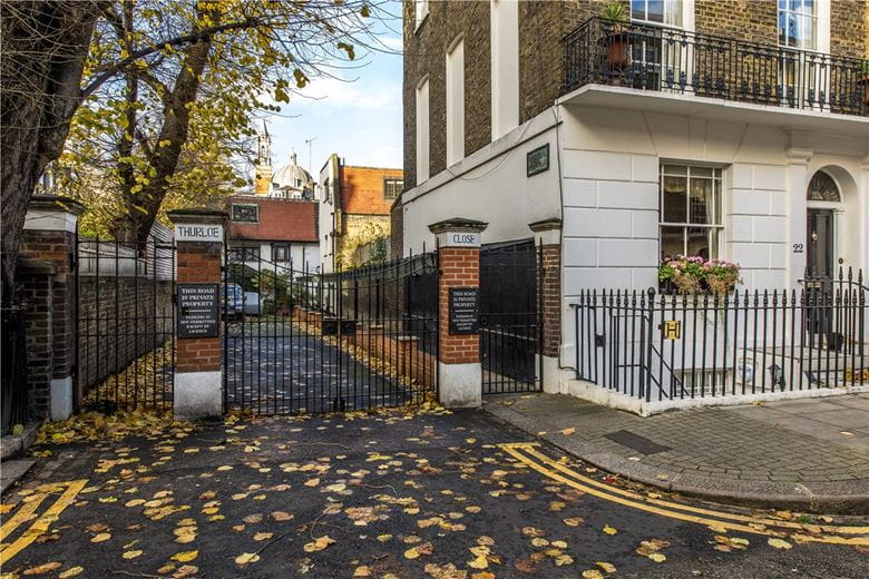 2 bedroom house, Thurloe Close, South Kensington SW7 - Available