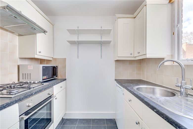 3 bedroom flat, Portland Road, Holland Park W11 - Let Agreed