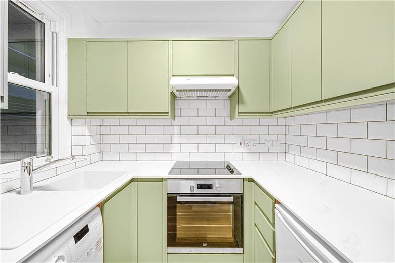 2 bedroom flat, Bayford Road, Kensal Green NW10 - Available