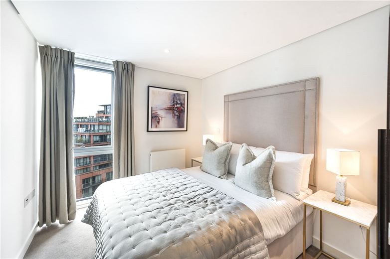 3 bedroom flat, Merchant Square East, London W2 - Available