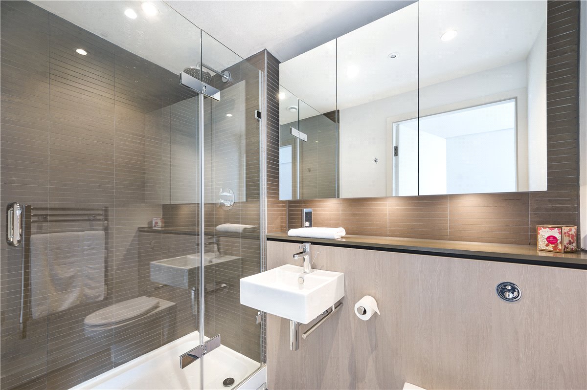 3 bedroom flat, Merchant Square East, London W2 - Available