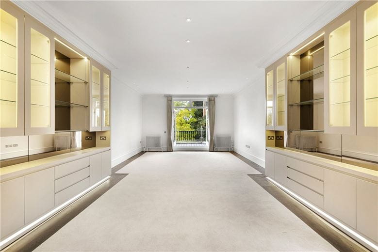 3 bedroom flat, Addison Road, London W14 - Available