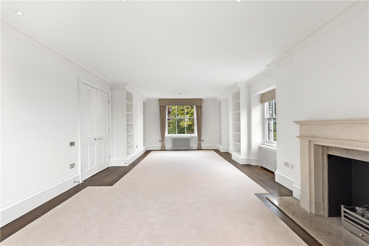 3 bedroom flat, Addison Road, London W14 - Available