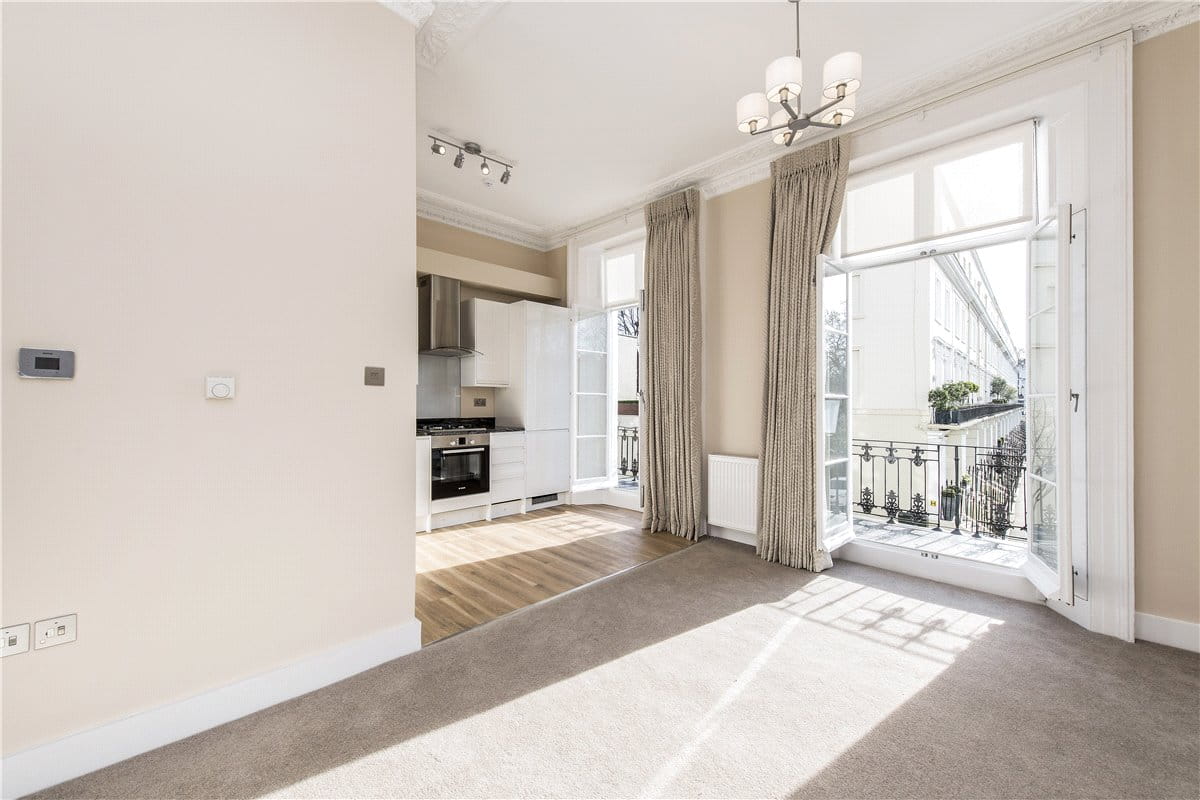 1 bedroom flat, Norland Square, Holland Park W11 - Available