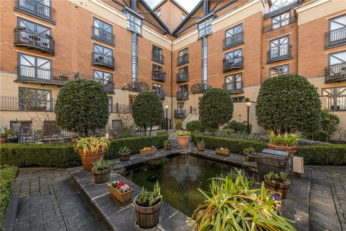 2 bedroom flat, Artesian Road, Bayswater W2