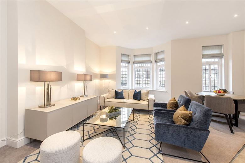 1 bedroom flat, Holland Park Road, London W14 - Available