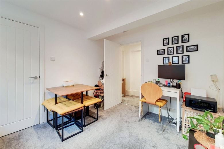 1 bedroom flat, Norfolk Place, London W2 - Available
