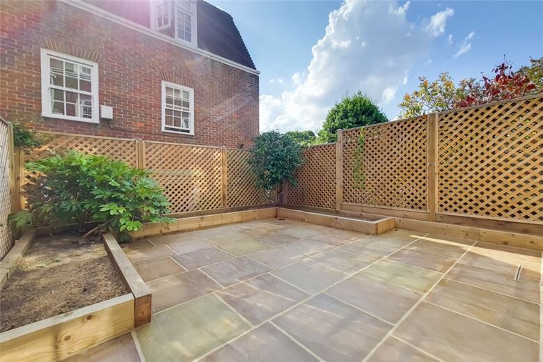 4 bedroom house, Abbotsbury Road, Holland Park W14 - Available
