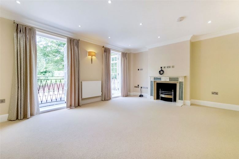 4 bedroom house, Abbotsbury Road, Holland Park W14 - Available