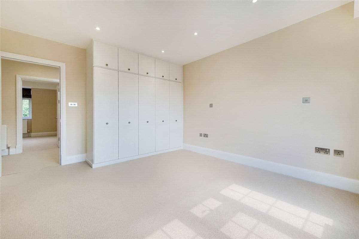 4 bedroom house, Abbotsbury Road, Holland Park W14 - Available