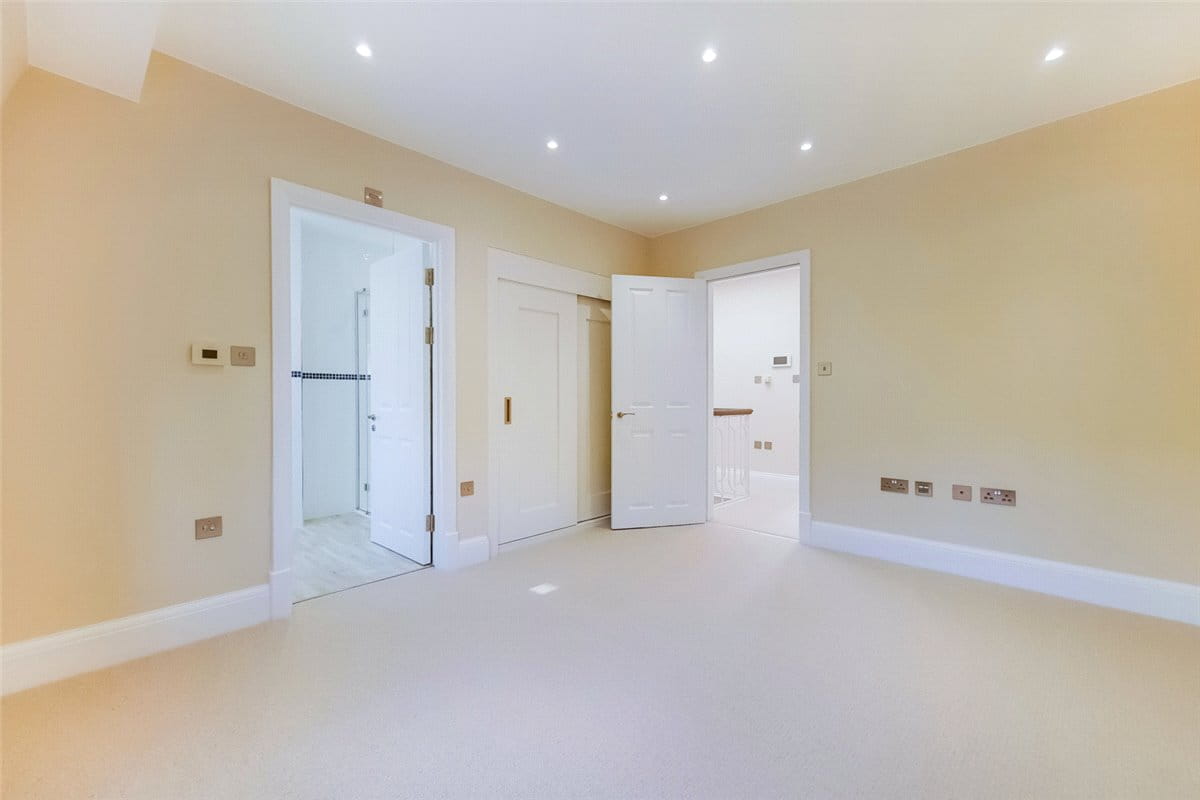 4 bedroom house, Abbotsbury Road, Holland Park W14 - Available