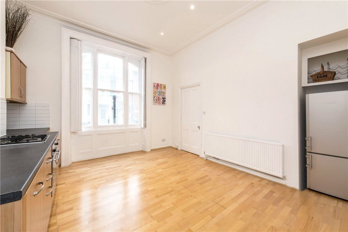 1 bedroom flat, Royal Crescent, Holland Park W11 - Available