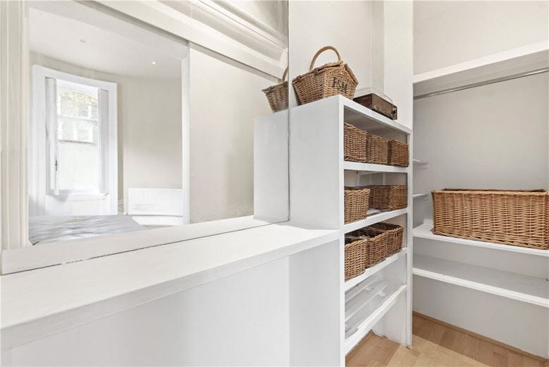 1 bedroom flat, Royal Crescent, Holland Park W11 - Available