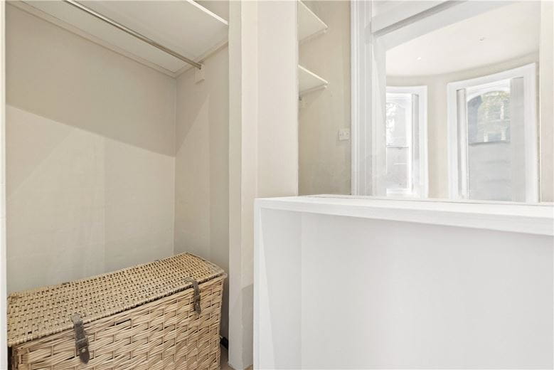 1 bedroom flat, Royal Crescent, Holland Park W11 - Available