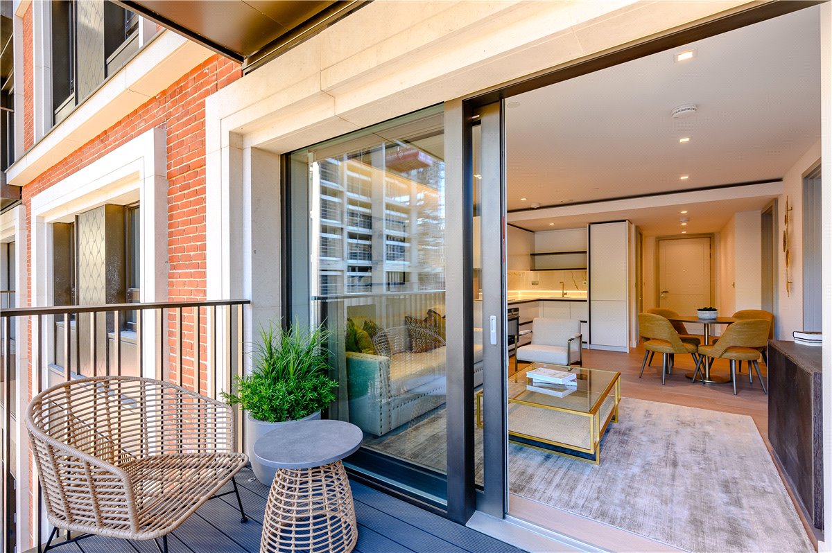 2 bedroom flat, Edgware Road, W2 - Available