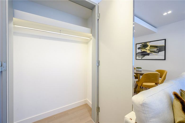 2 bedroom flat, Edgware Road, W2 - Available