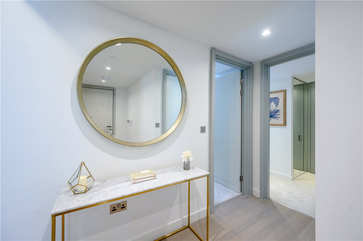 2 bedroom flat, Edgware Road, W2 - Available