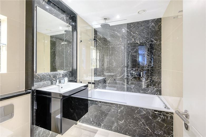 2 bedroom flat, Edgware Road, W2 - Available